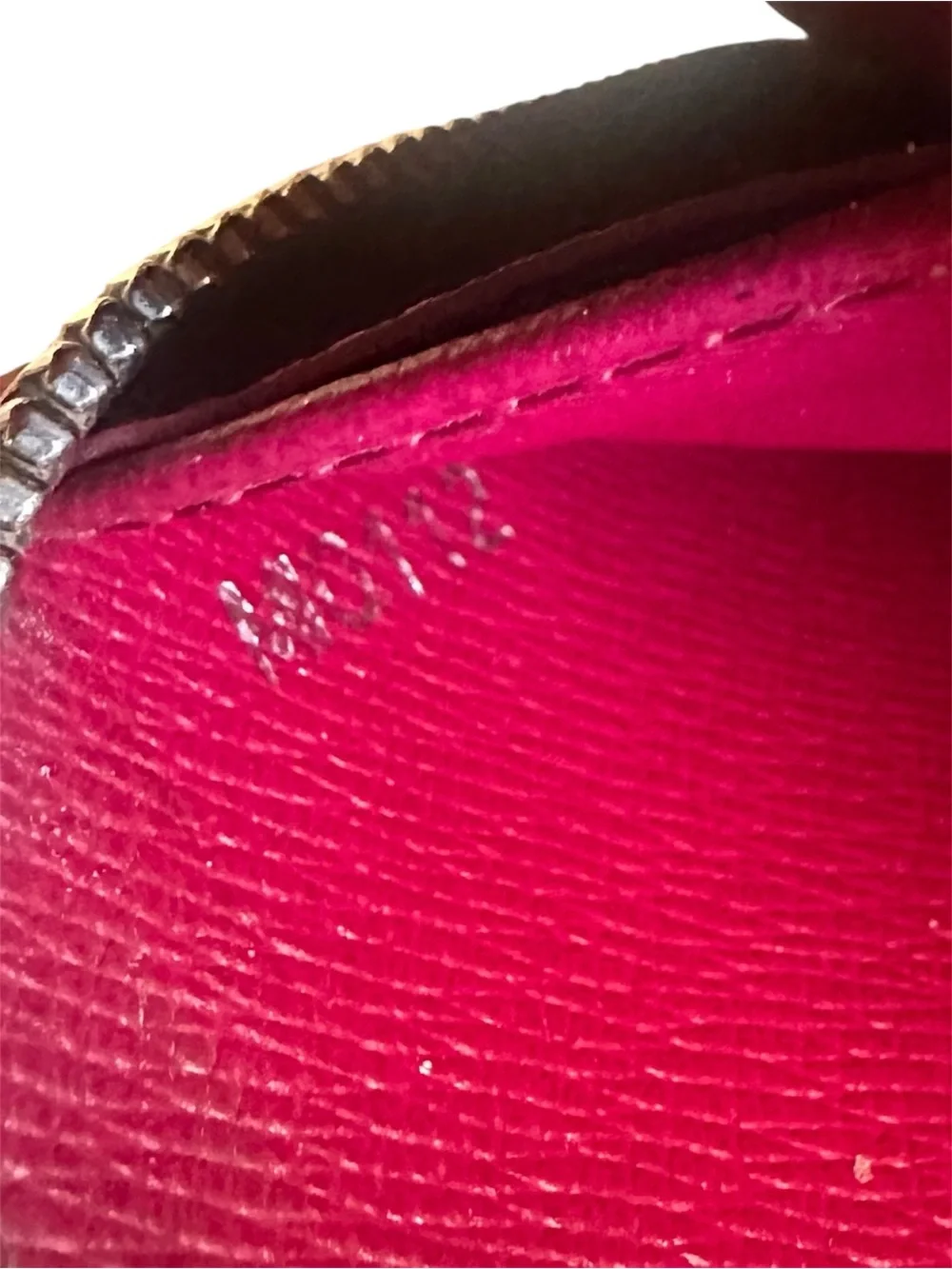 Authentic Louis Vuitton Epi Zip-Around Fuchsia Wallet